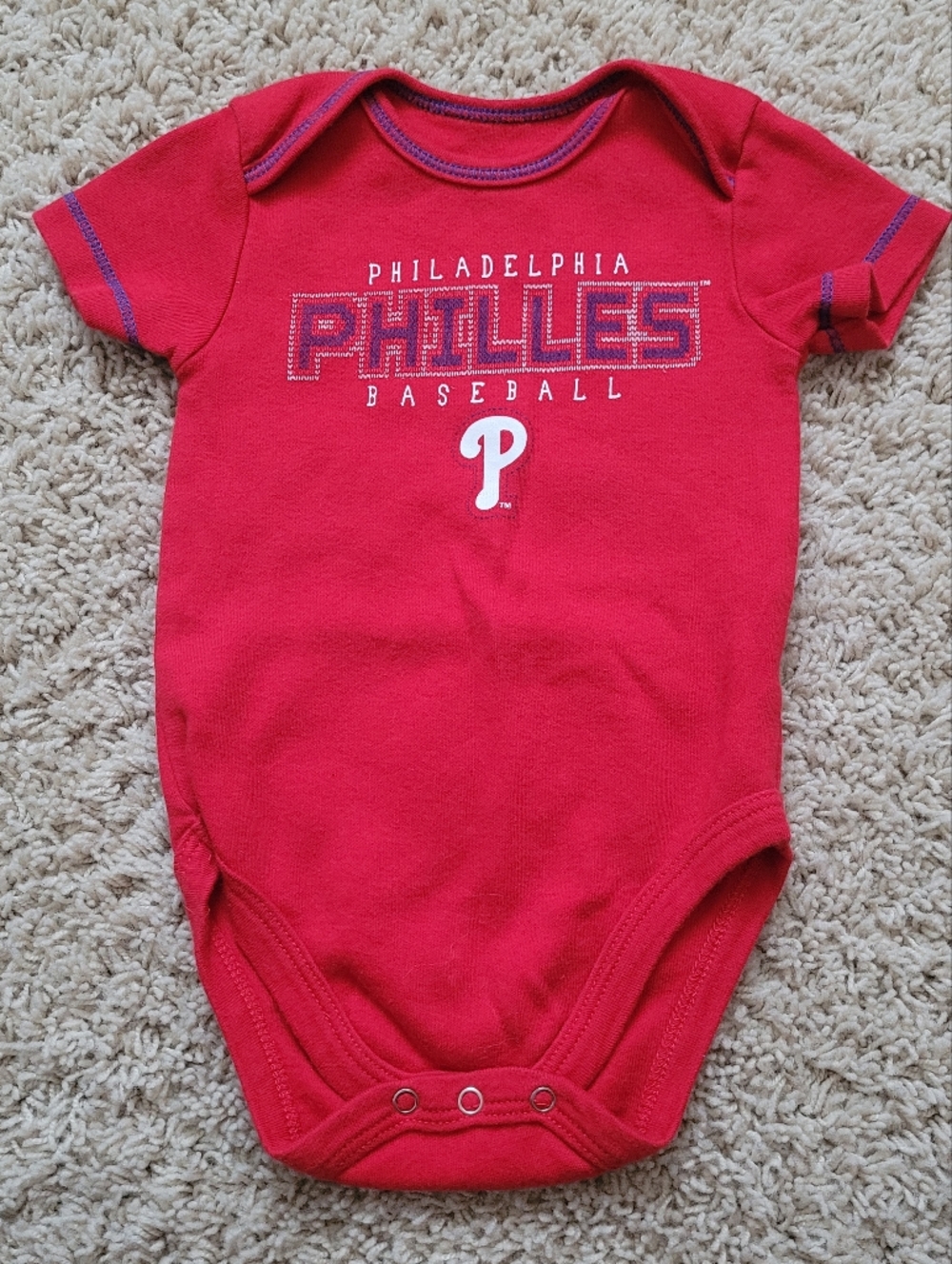 MLB Baby Philadelphia Phillies Baseball Short Sleeve Onesie Red 3/6M